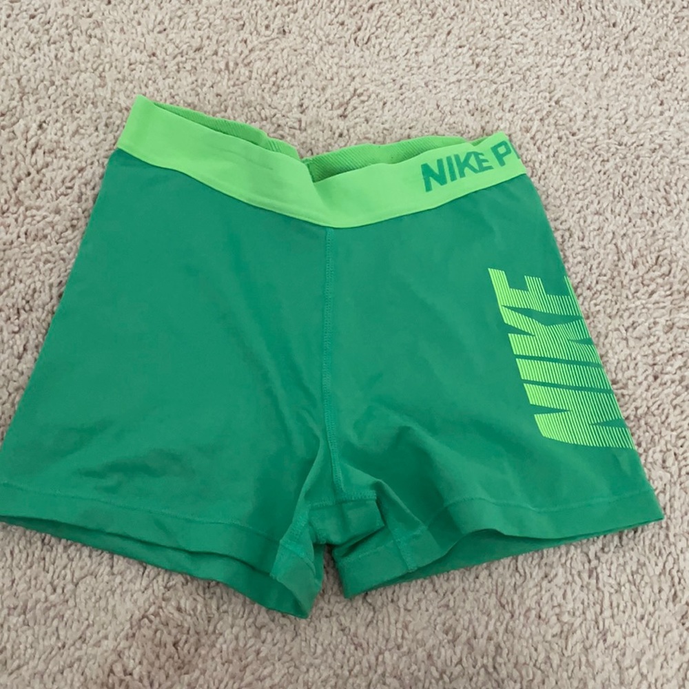 Nike pro short 2”